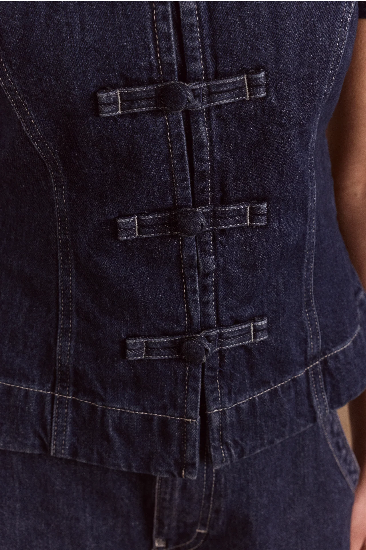 nelly button trim top - indigo - Image 10