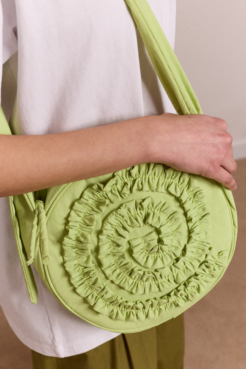 Rae Circle Swirl Bag - Celery - Image 4