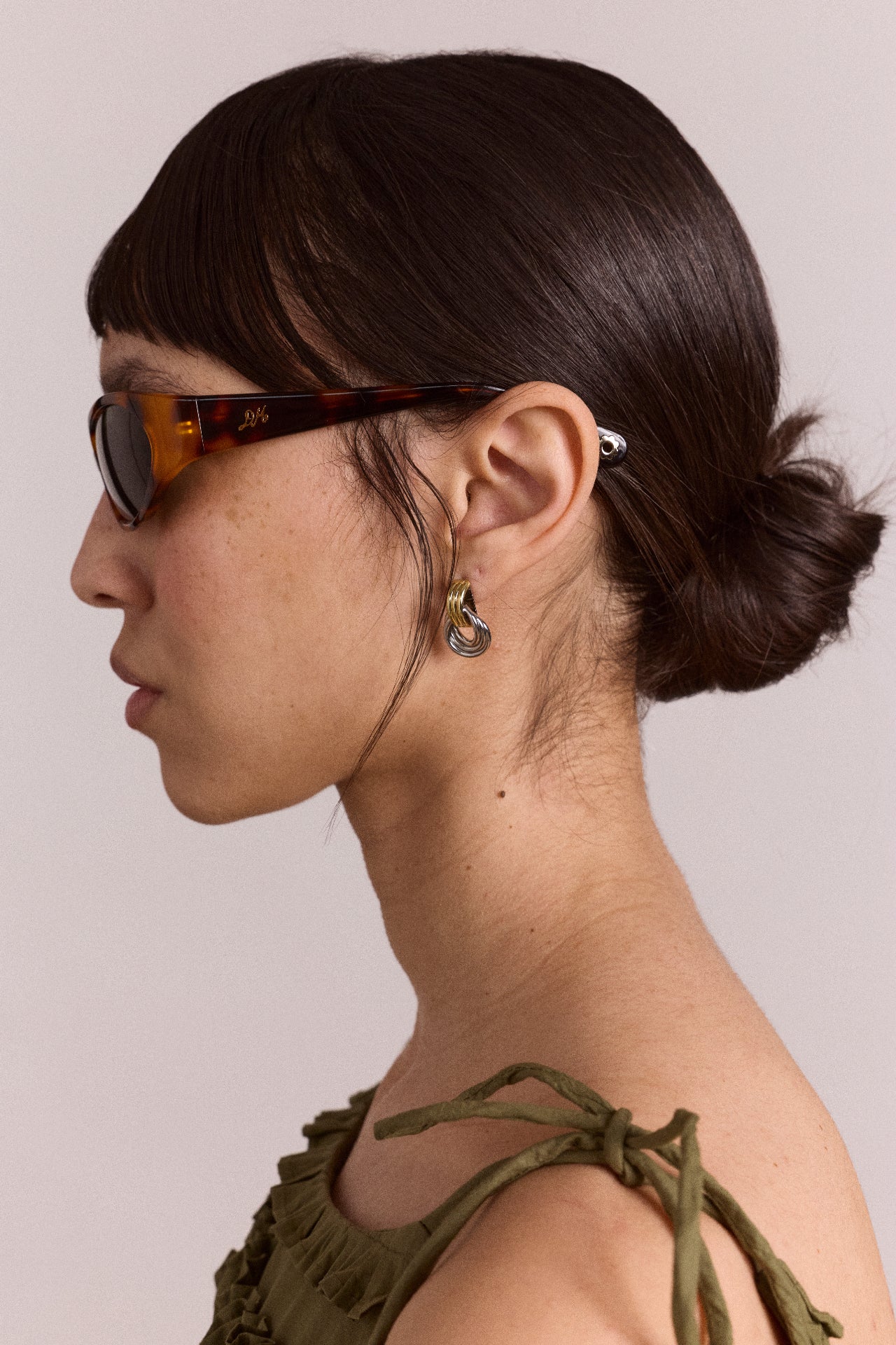 Sporty Wrap Around Sunglasses - Tort - Image 8